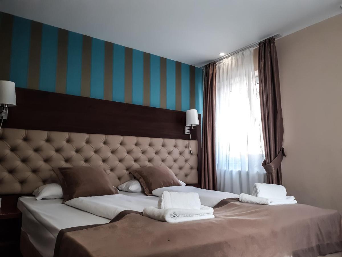 Stadthotel Ройтлинген Экстерьер фото
