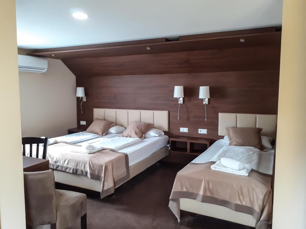 Stadthotel Ройтлинген Экстерьер фото